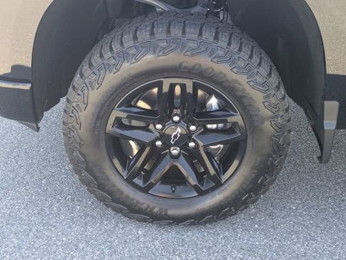 Used 2025 Chevrolet Silverado 1500 Custom Trail Boss image 12