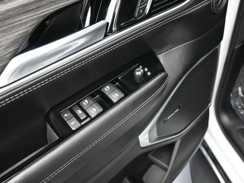 Used 2023 Jeep Wagoneer Series III w/ Preferred Equipment Group image 13