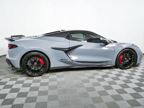 Used 2024 Chevrolet Corvette Z06 RWD image 29