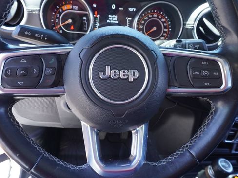 Used 2021 Jeep Wrangler Unlimited Sahara AWD/4WD image 16