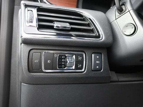 Used 2024 Lincoln Navigator L Reserve w/ Equipment Group 201A AWD/4WD image 24