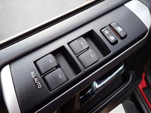 Used 2022 Toyota 4Runner SR5 AWD/4WD image 13