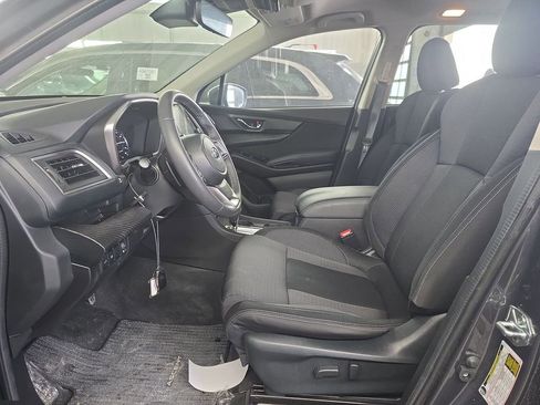 Used 2024 Subaru Ascent Premium w/ Convenience Package image 6