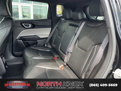 Used 2025 Jeep Compass Limited AWD/4WD image 14