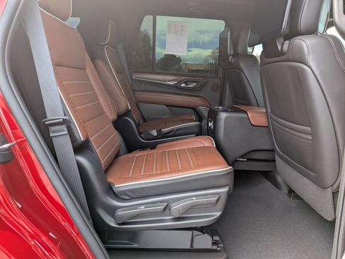 Used 2023 GMC Yukon Denali Ultimate w/ LPO, Floor Liner Package AWD/4WD image 31