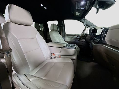 Used 2022 Chevrolet Silverado 1500 LT w/ Convenience Package II image 29