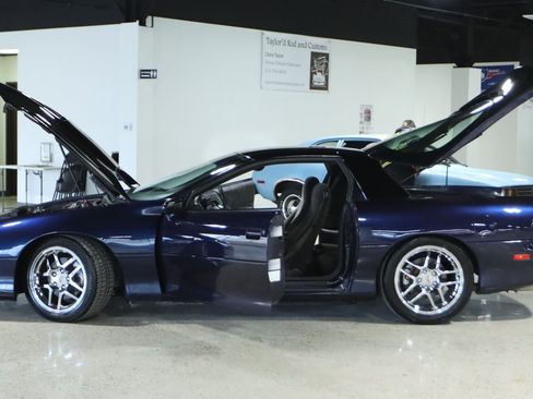 Used 2001 Chevrolet Camaro Z28 image 30