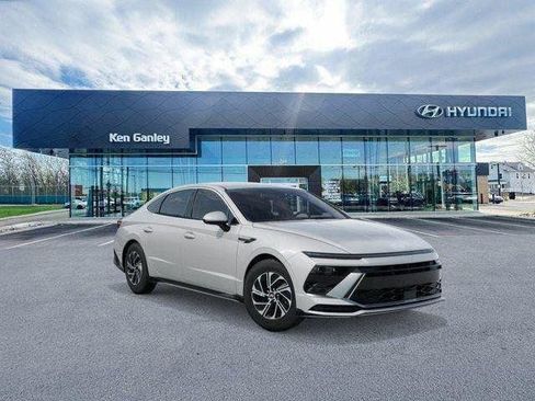 New 2026 Hyundai Sonata Blue FWD image 2