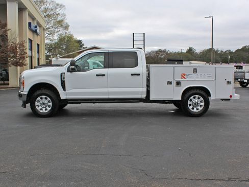 Used 2023 Ford F350 XLT w/ FX4 Off-Road Package image 11