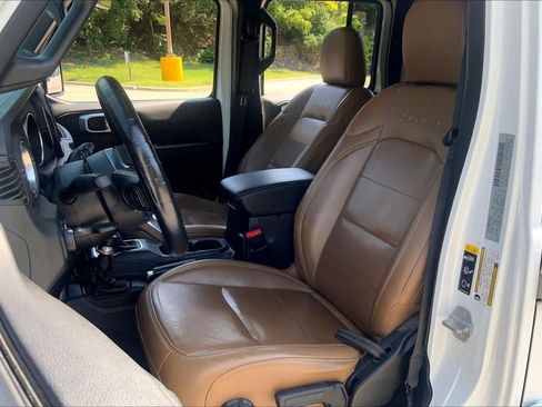 Used 2020 Jeep Wrangler Unlimited Sahara AWD/4WD image 23