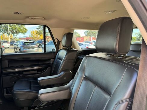 Used 2024 Ford Expedition XLT RWD image 19