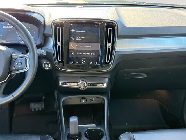 Used 2022 Volvo XC40 T5 Momentum w/ Premium Package AWD/4WD image 20