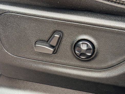 Used 2021 RAM 1500 Big Horn image 14