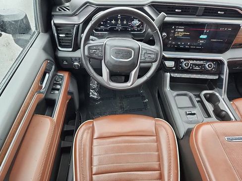 Used 2025 GMC Sierra 2500 Denali Ultimate image 11