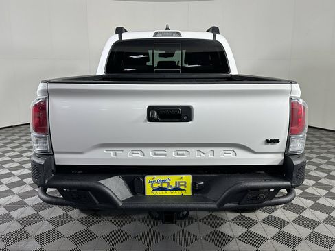 Used 2023 Toyota Tacoma TRD Off-Road image 18