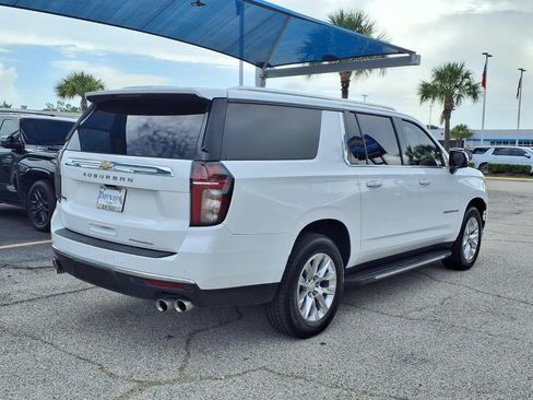 Used 2021 Chevrolet Suburban Premier w/ Premium Package RWD image 2