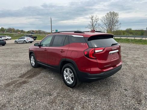 Used 2023 GMC Terrain SLE w/ Driver Convenience Package FWD image 3