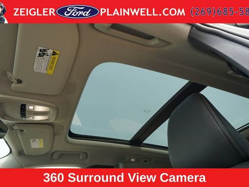 Used 2023 Volvo XC40 B5 Plus w/ Driver Assist Package AWD/4WD image 17