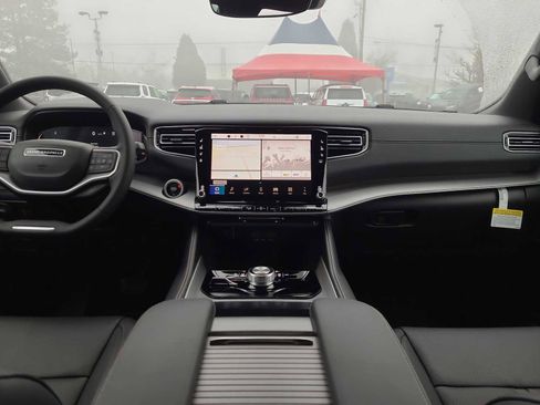 New 2026 Jeep Grand Wagoneer Limited image 18