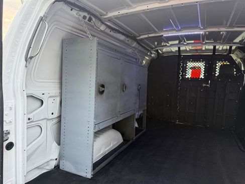 Used 2014 Ford E-350 and Econoline 350 Super Duty image 15