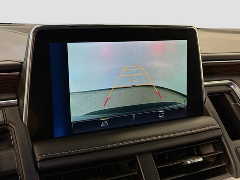 Used 2023 Chevrolet Suburban Premier image 23