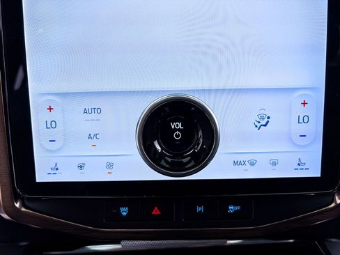 Used 2023 Ford F150 Lightning Lariat w/ Equipment Group 511A High image 23