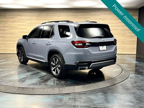 Used 2025 Honda Pilot Elite image 12