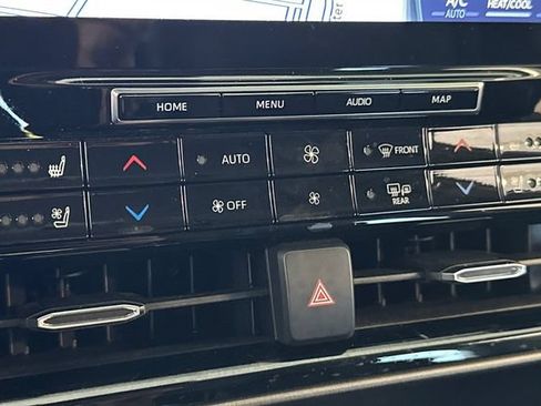 Used 2022 Toyota Highlander Limited AWD/4WD image 25