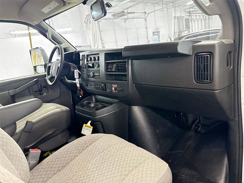 New 2026 GMC Savana 4500 w/ Driver Convenience Package image 17