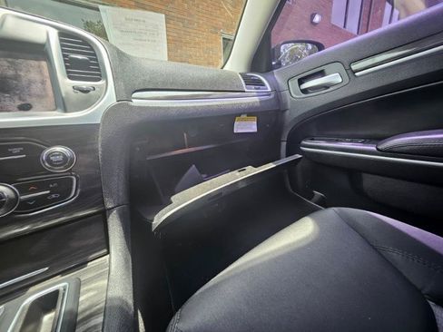 Used 2019 Chrysler 300 Touring w/ Sport Appearance Package RWD image 61