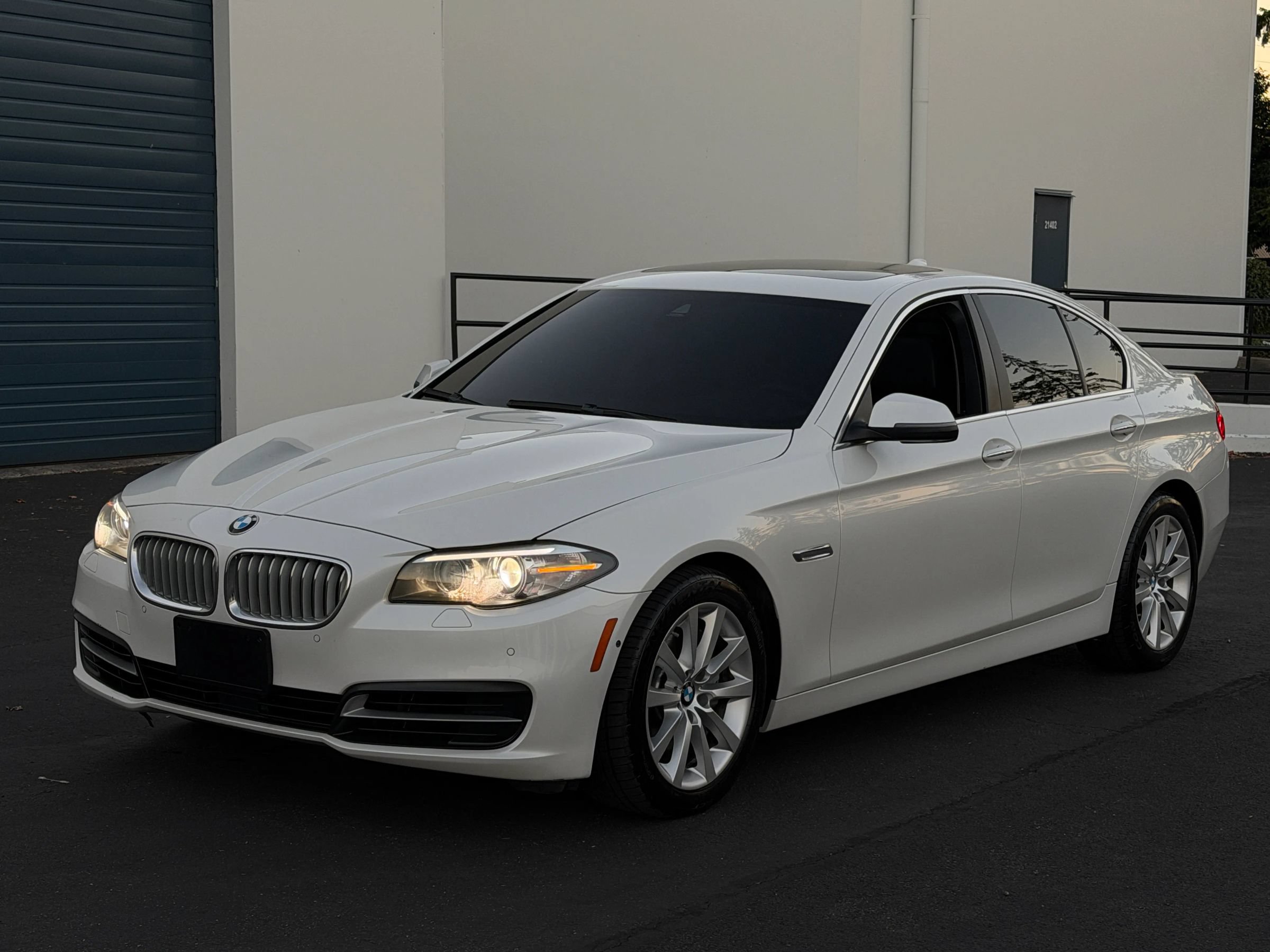 Used 2014 BMW 550i xDrive Sedan AWD/4WD image 1