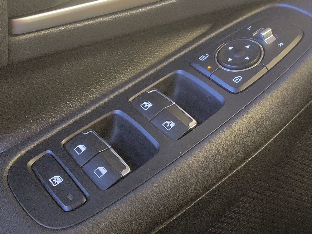 Used 2025 Hyundai Sonata SEL FWD image 27