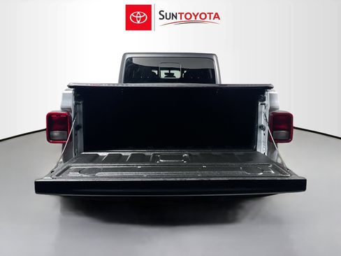 Used 2023 Jeep Gladiator Rubicon image 34