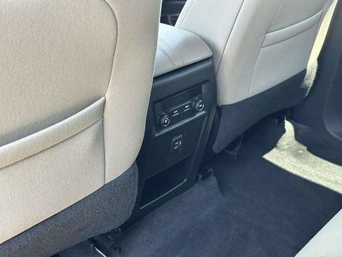 Used 2023 Chevrolet Traverse LS FWD image 18