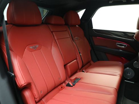 New 2025 Bentley Bentayga image 28