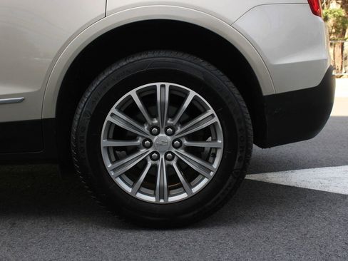 Used 2017 Cadillac XT5 Luxury w/ Driver Awareness Package image 10
