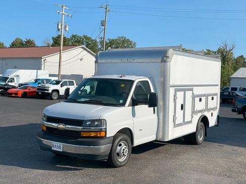 Used 2022 Chevrolet Express 3500 Work Van w/ Power Convenience Package image 4