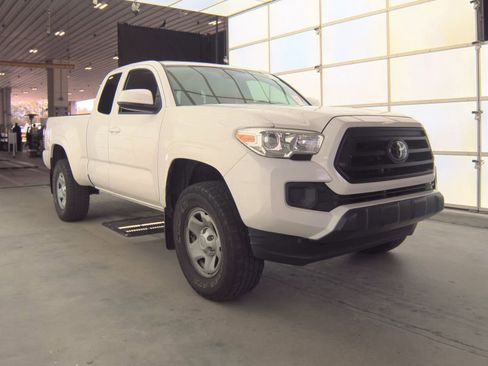 Used 2021 Toyota Tacoma SR w/ SR Convenience Package image 6