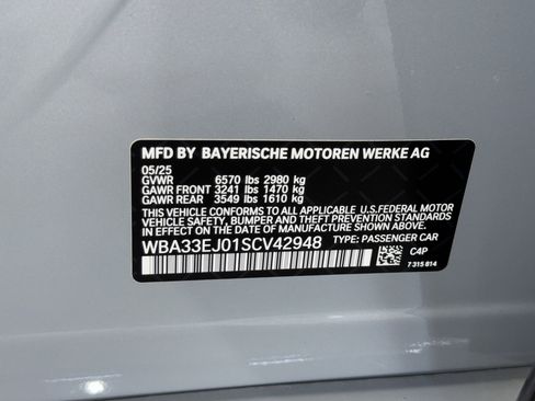 Used 2025 BMW 760i xDrive w/ Executive Package AWD/4WD image 39