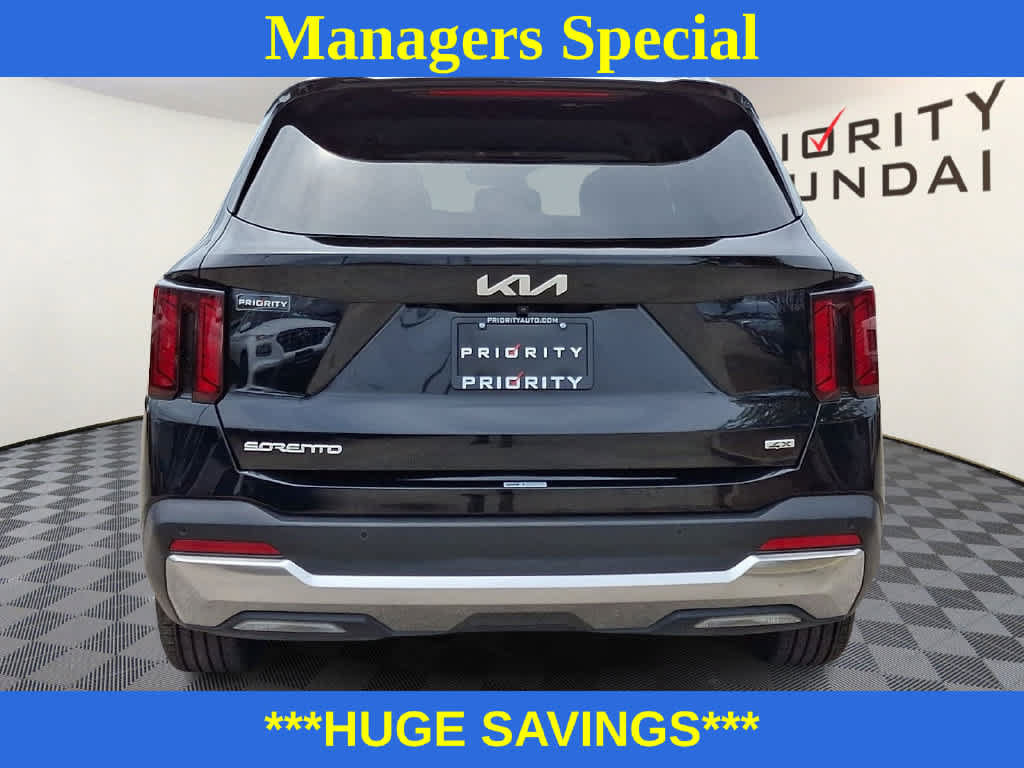 Used 2024 Kia Sorento S AWD/4WD image 5