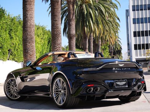 New 2026 Aston Martin V8 Vantage Convertible image 17