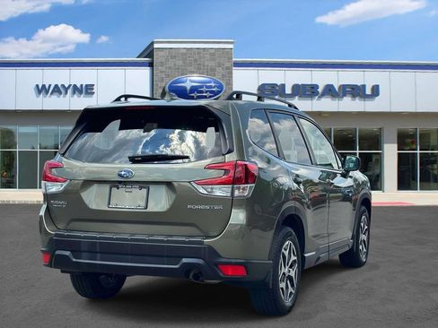 Used 2023 Subaru Forester Premium AWD/4WD image 4