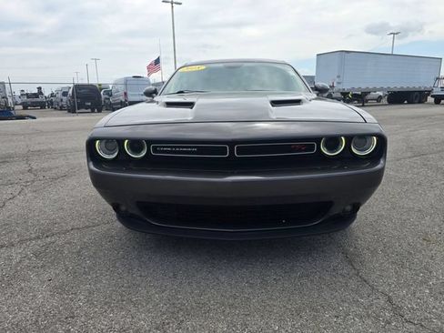 Used 2018 Dodge Challenger R/T RWD image 8