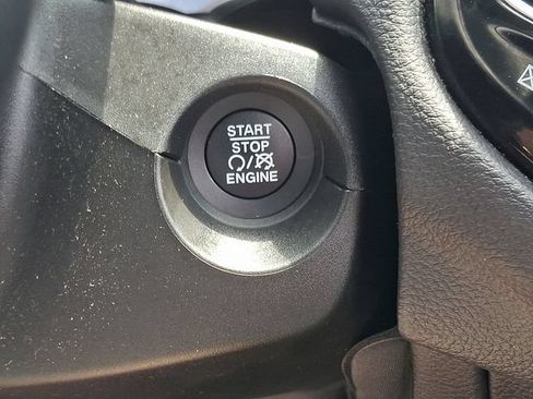 Used 2020 Jeep Compass Latitude AWD/4WD image 28
