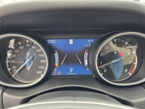 Used 2019 Maserati Levante GranLusso AWD/4WD image 14