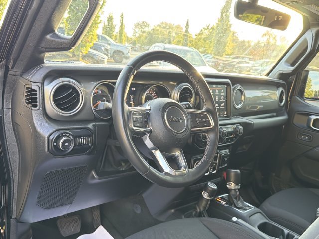 Used 2022 Jeep Wrangler Unlimited Sahara w/ Cold Weather Group AWD/4WD image 10