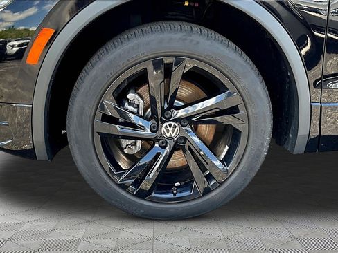 Used 2024 Volkswagen Tiguan SE R-Line AWD/4WD image 34