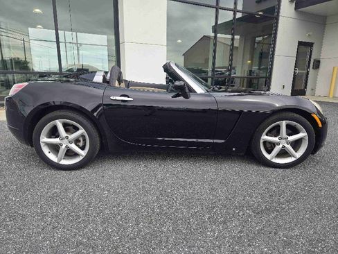 Used 2007 Saturn Sky w/ Premium Trim Pkg image 2