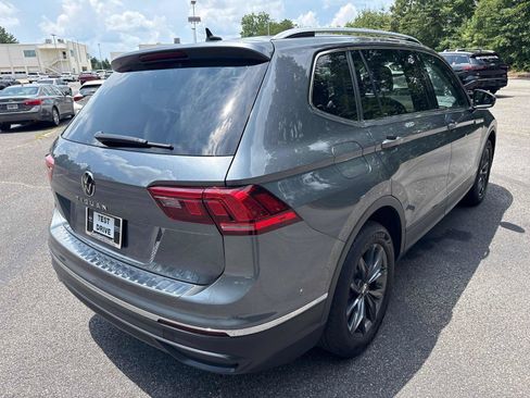 Used 2023 Volkswagen Tiguan SE FWD image 6