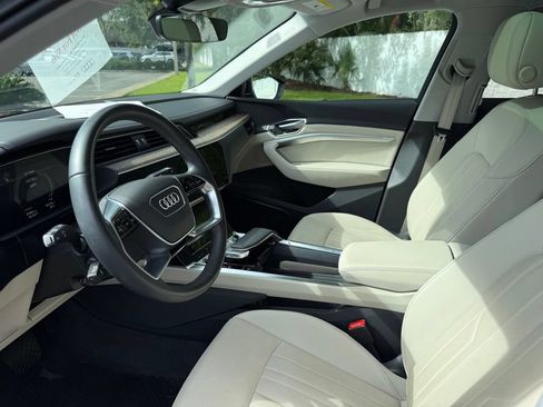Used 2024 Audi Q8 e-tron Premium Plus w/ Premium Plus Package AWD/4WD image 3